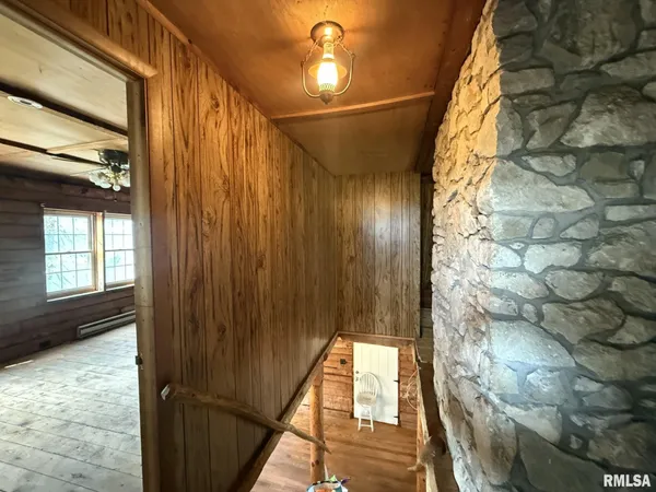 $75,000 | 360 West Broadway Street, Roseville, IL 61473