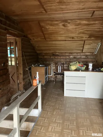 $87,500 | 360 West Broadway Street, Roseville, IL 61473