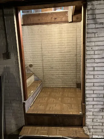 $87,500 | 360 West Broadway Street, Roseville, IL 61473