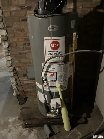 $87,500 | 360 West Broadway Street, Roseville, IL 61473