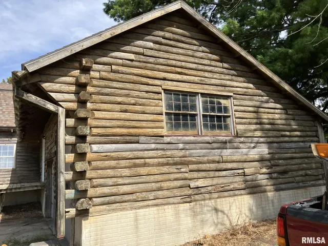 $87,500 | 360 West Broadway Street, Roseville, IL 61473