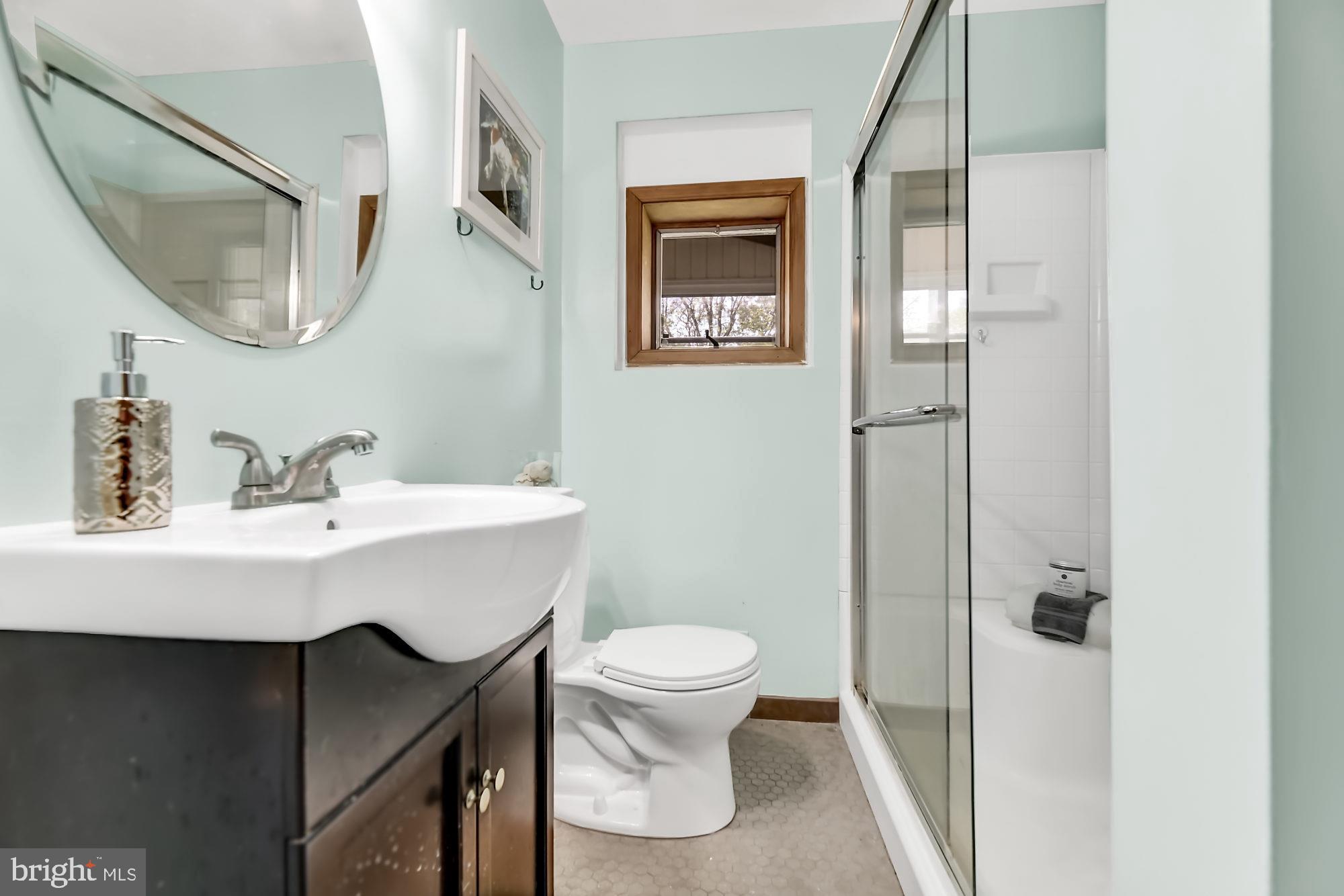 4018 Briar Point Road Baltimore, MD 21220 - Photo 23 of 56 Main level full bathroom