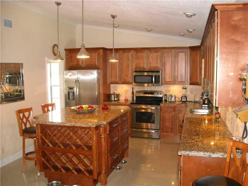 23309 Lago Mar Circle Boca Raton, FL 33433 - Photo 3 of 25 Kitchen