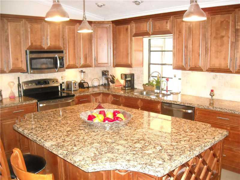 23309 Lago Mar Circle Boca Raton, FL 33433 - Photo 4 of 25 Kitchen