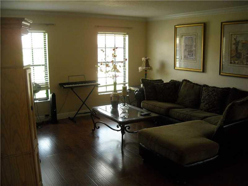 23309 Lago Mar Circle Boca Raton, FL 33433 - Photo 9 of 25 Living Room