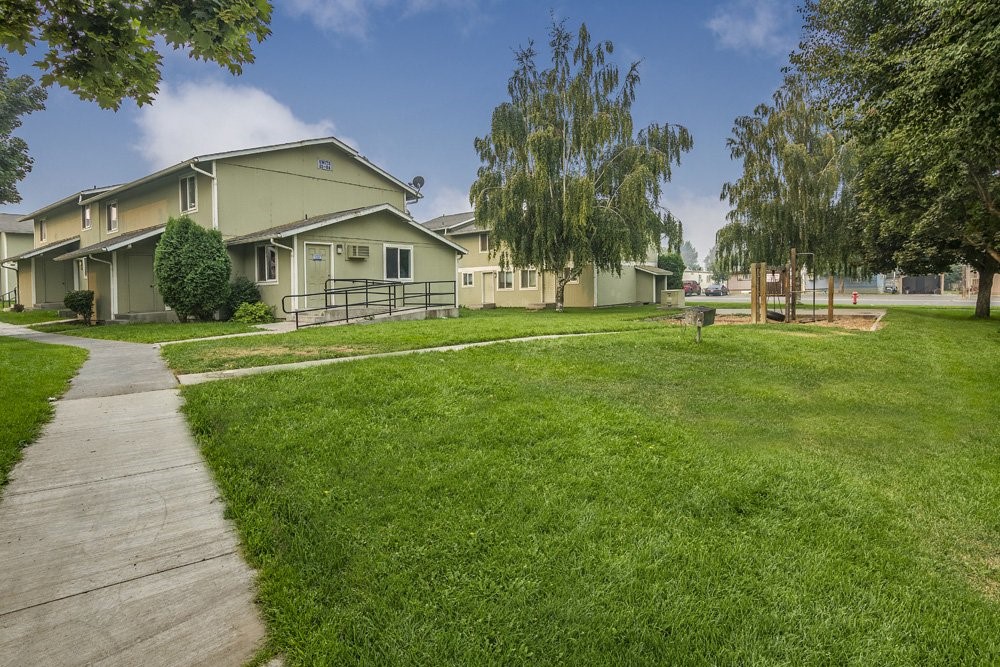 800 South County Road Warden, WA 98857 - Photo 6 of 10 a front view of a house with a yard