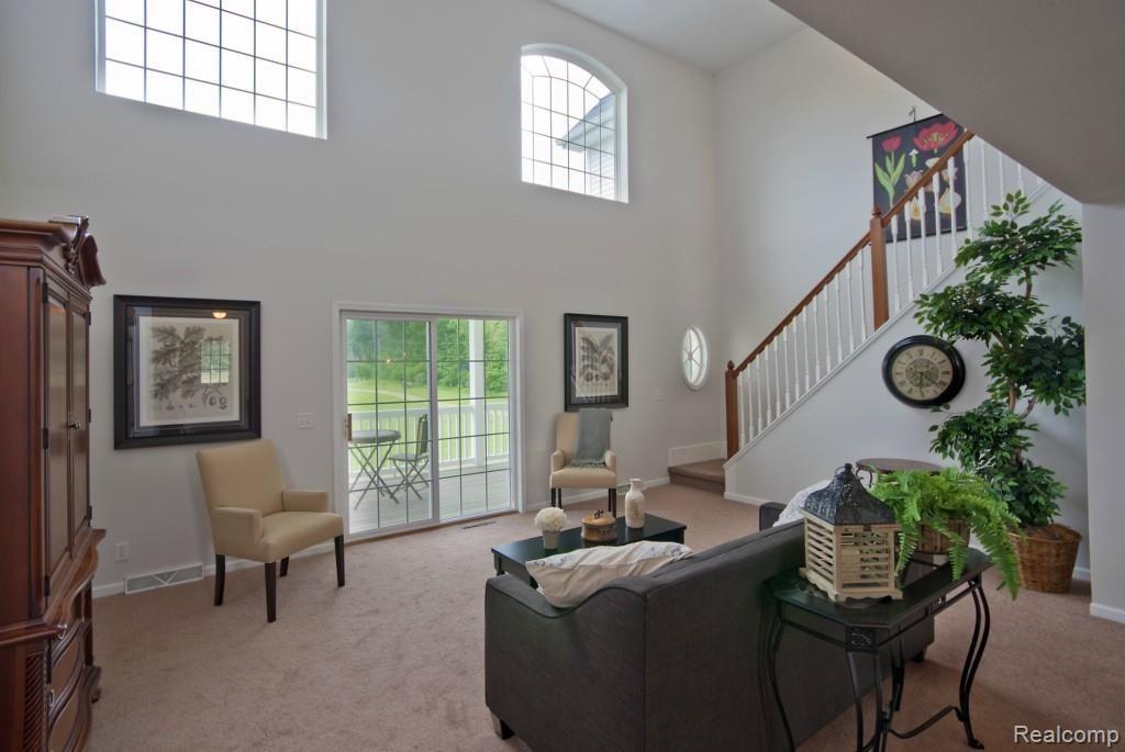 9500 Trinkle Road Dexter, MI 48130 - Photo 27 of 37 Livingroom3.jpg