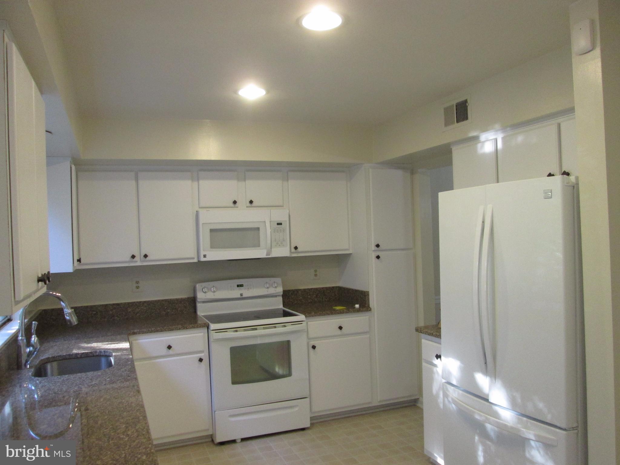 2201 Wimbledon Circle Silver Spring, MD 20906 - Photo 4 of 28 Kitchen