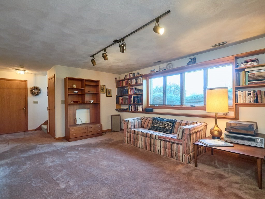 12 Shelley Road Arlington, MA 02476 - Photo 29 of 36 Gallery Image 29