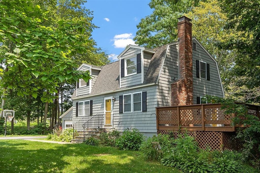 106 North Lowell Road Windham, NH 03087 - Photo 4 of 33