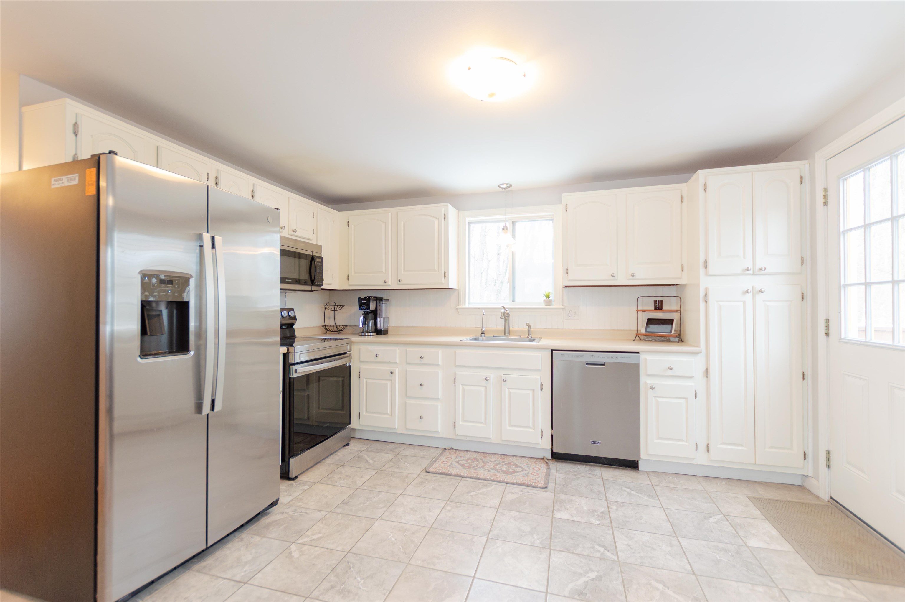 106 North Lowell Road Windham, NH 03087 - Photo 9 of 33