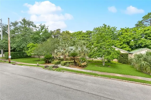 $750,000 | 2 Maryland Drive, New Orleans, LA 70124