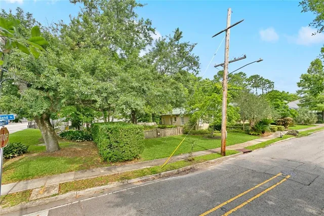$750,000 | 2 Maryland Drive, New Orleans, LA 70124