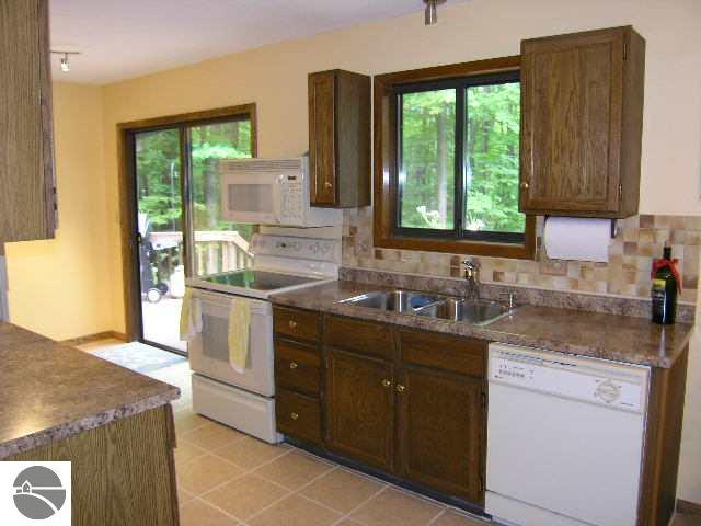 49 Rasho Road Traverse City, MI 49696 - Photo 4 of 12 1690780-3.JPG