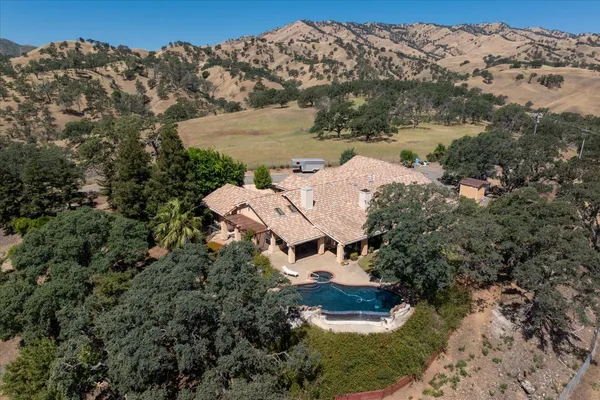 $2,750,000 | 25837 County Road 34, Winters, CA 95694