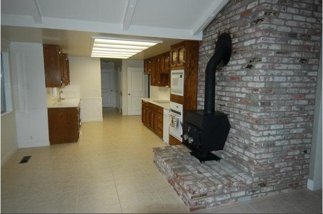 9283 Placer Road Redding, CA 96001 - Photo 12 of 20 kitchen