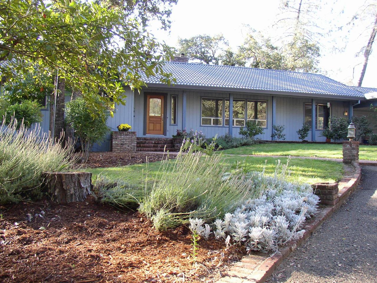 9283 Placer Road Redding, CA 96001 - Photo 2 of 20 Coming up Drive