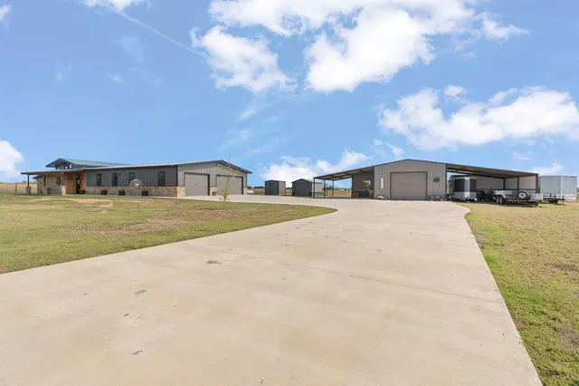 $757,000 | 208 Private Road 107, Blum, TX 76627