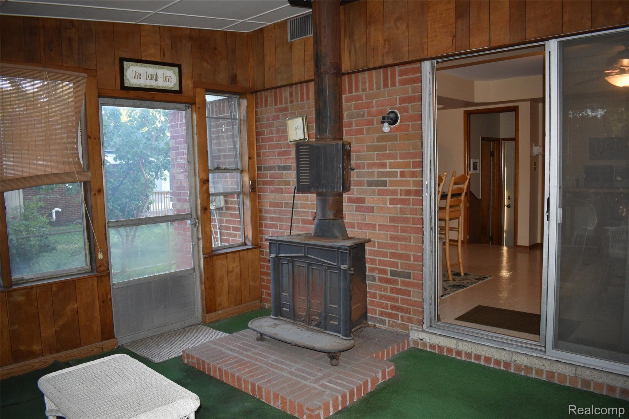 27582 Ryan Road Warren, MI 48092 - Photo 14 of 24 15.JPG