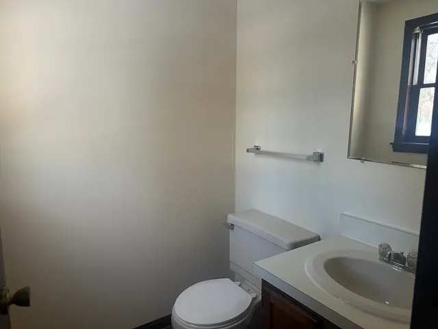 $2,100 | 32 Summit Avenue, Unit R, Derry, NH 03038