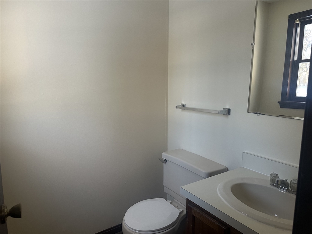 32 Summit Avenue, Unit R Derry, NH 03038 - Photo 11 of 31