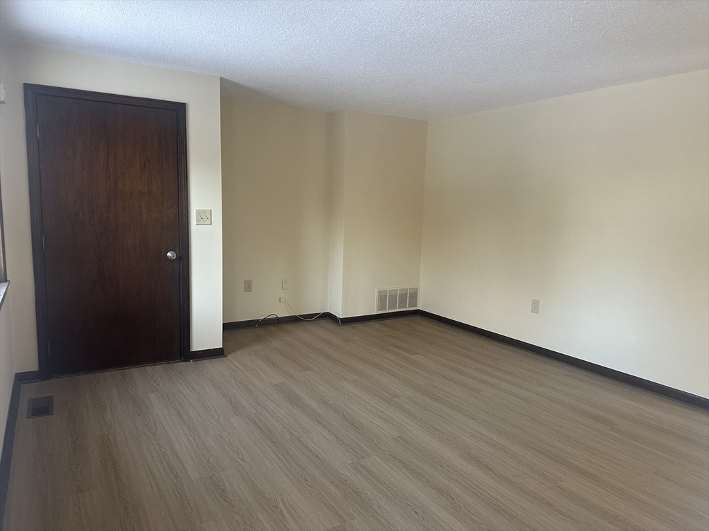 32 Summit Avenue, Unit R Derry, NH 03038 - Photo 13 of 31