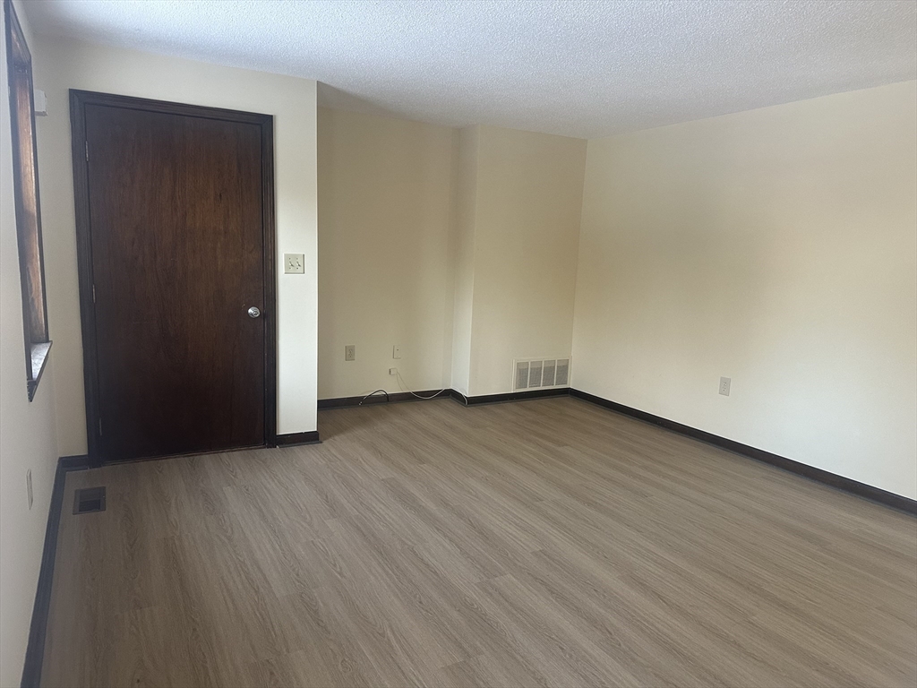 32 Summit Avenue, Unit R Derry, NH 03038 - Photo 19 of 31