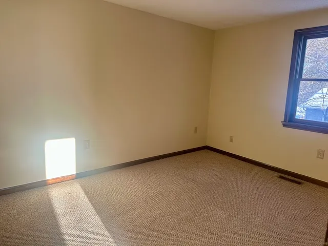 $2,100 | 32 Summit Avenue, Unit R, Derry, NH 03038