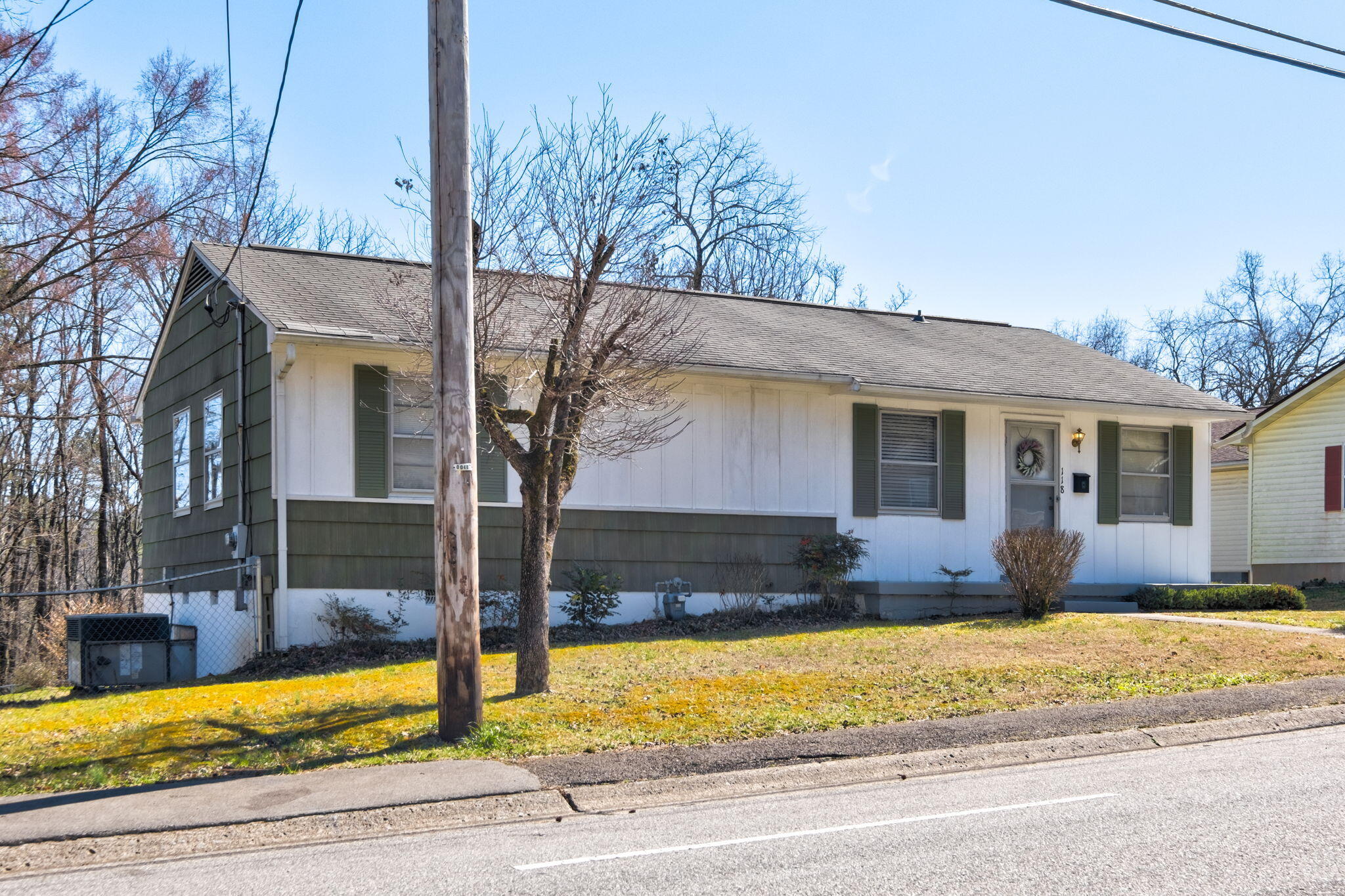 118 Alger Road Oak Ridge, TN 37830 - Photo 2 of 26 2-web-or-mls-118AlgerRd-2
