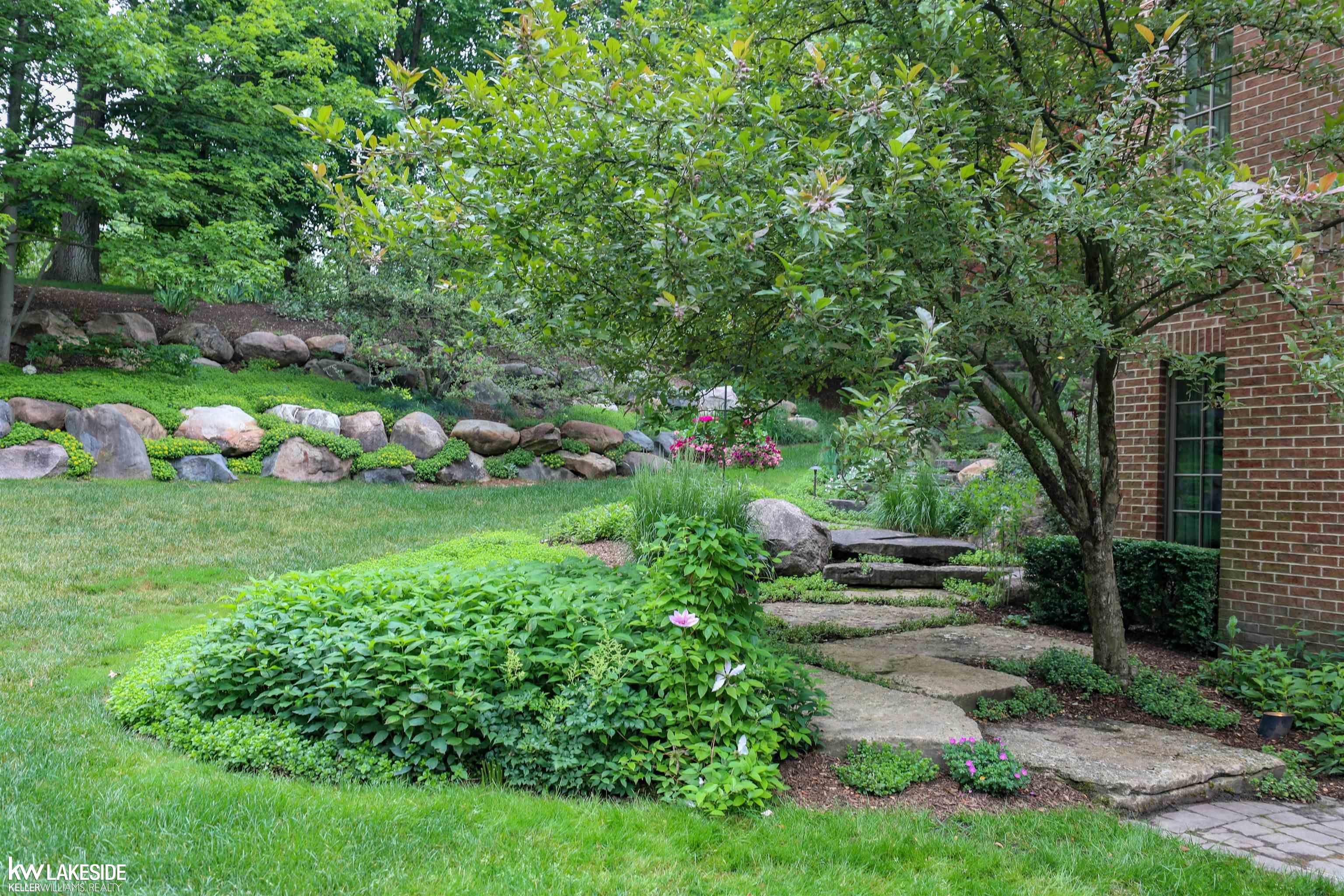 2000 Touraine Drive Rochester, MI 48306 - Photo 54 of 74