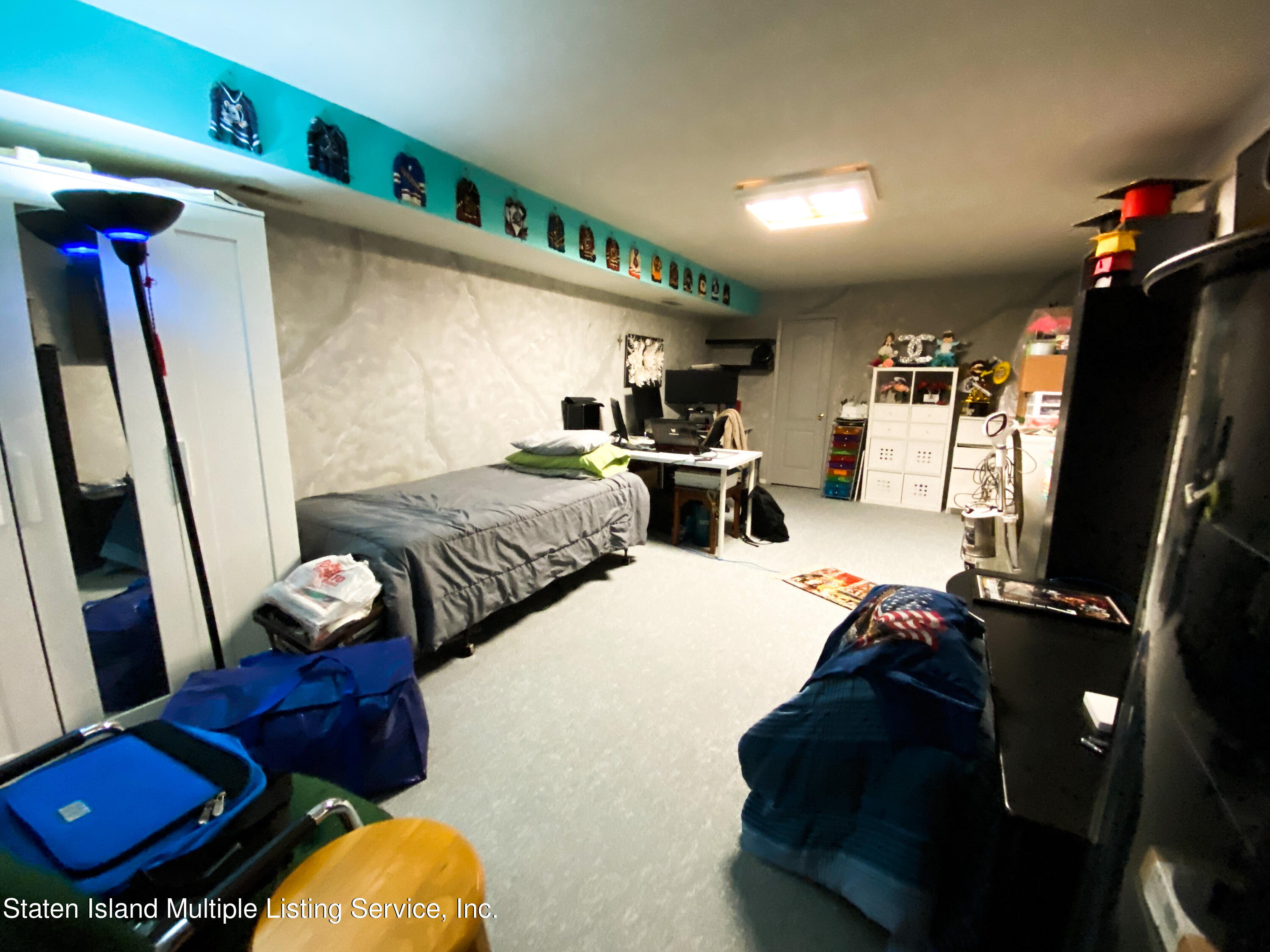 171 Lorraine Loop Staten Island, NY 10309 - Photo 15 of 24 Family room