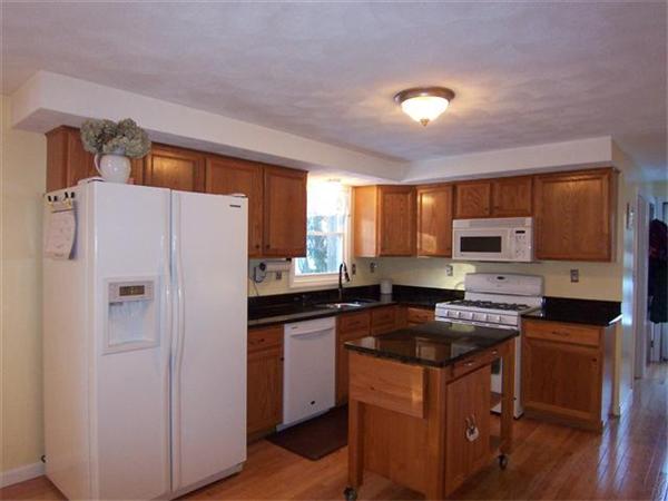 6 Mirror Road Billerica, MA 01821 - Photo 3 of 23 Gallery Image 3