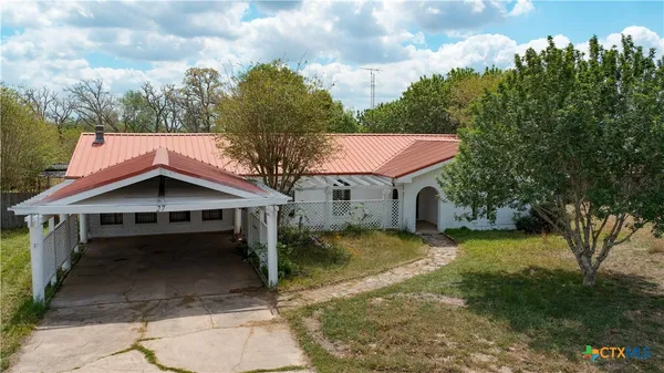 $299,999 | 27 Schaefer Road, Victoria, TX 77905