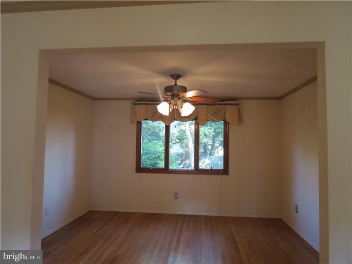 1732 Red Oak Road Williamstown, NJ 08094 - Photo 6 of 13 Dining Room