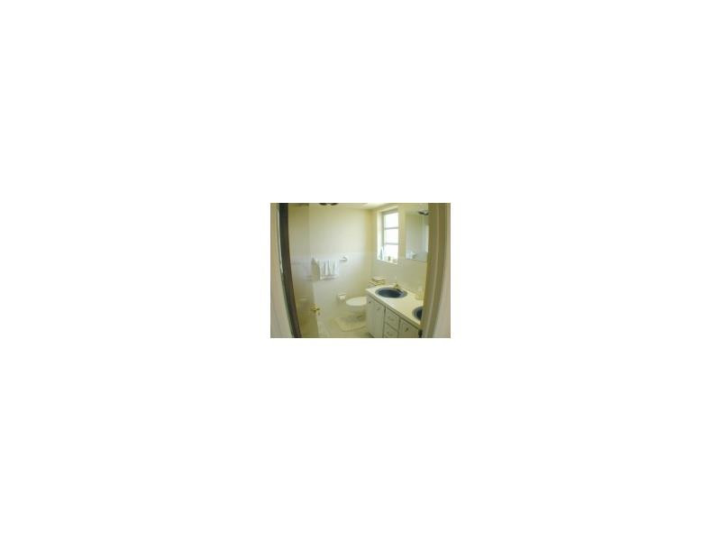 225 Northeast 25th Street Boca Raton, FL 33431 - Photo 11 of 18 Bathroom