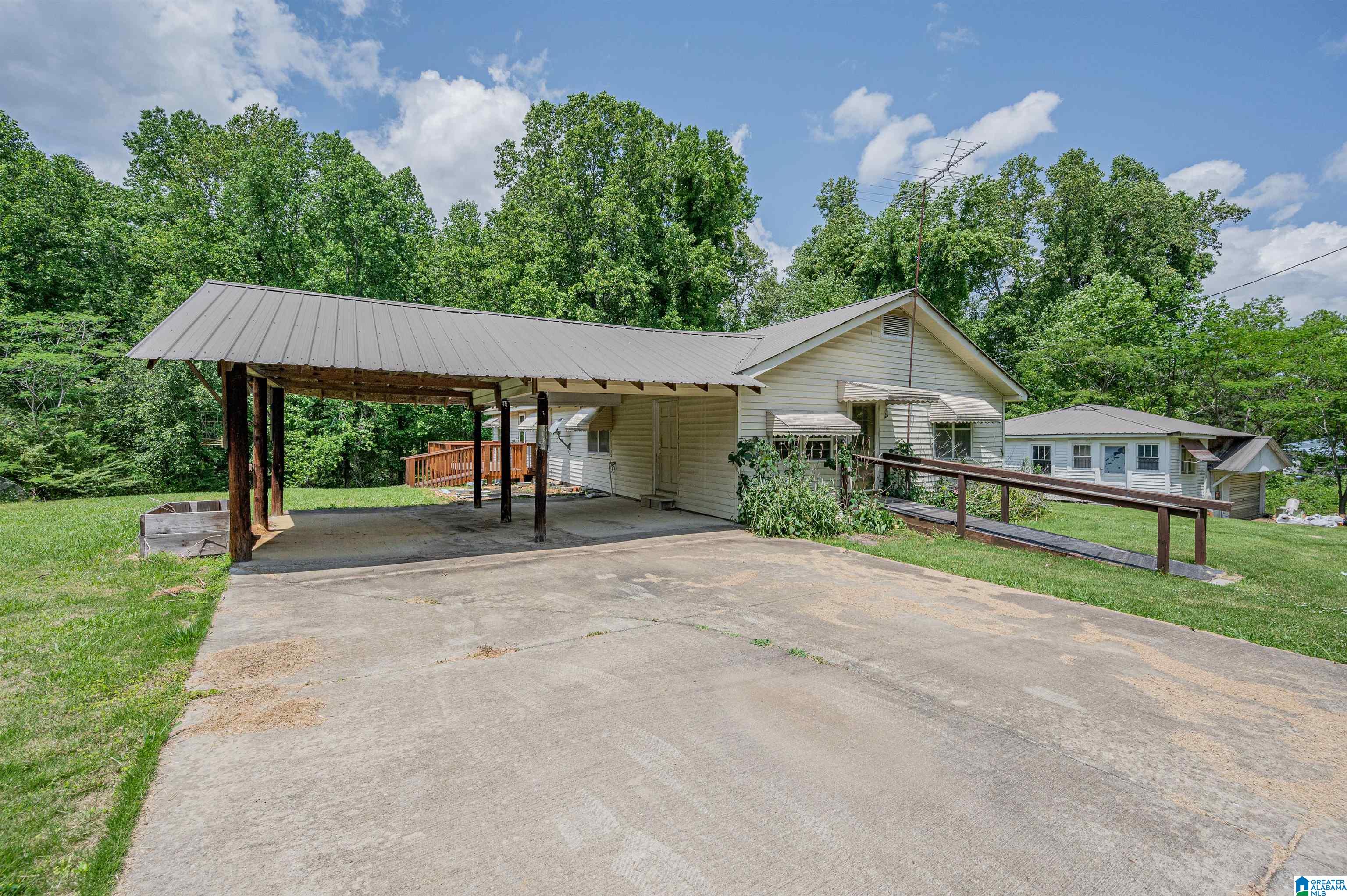 2484 Lively Road Adamsville, AL 35005 - Photo 2 of 50
