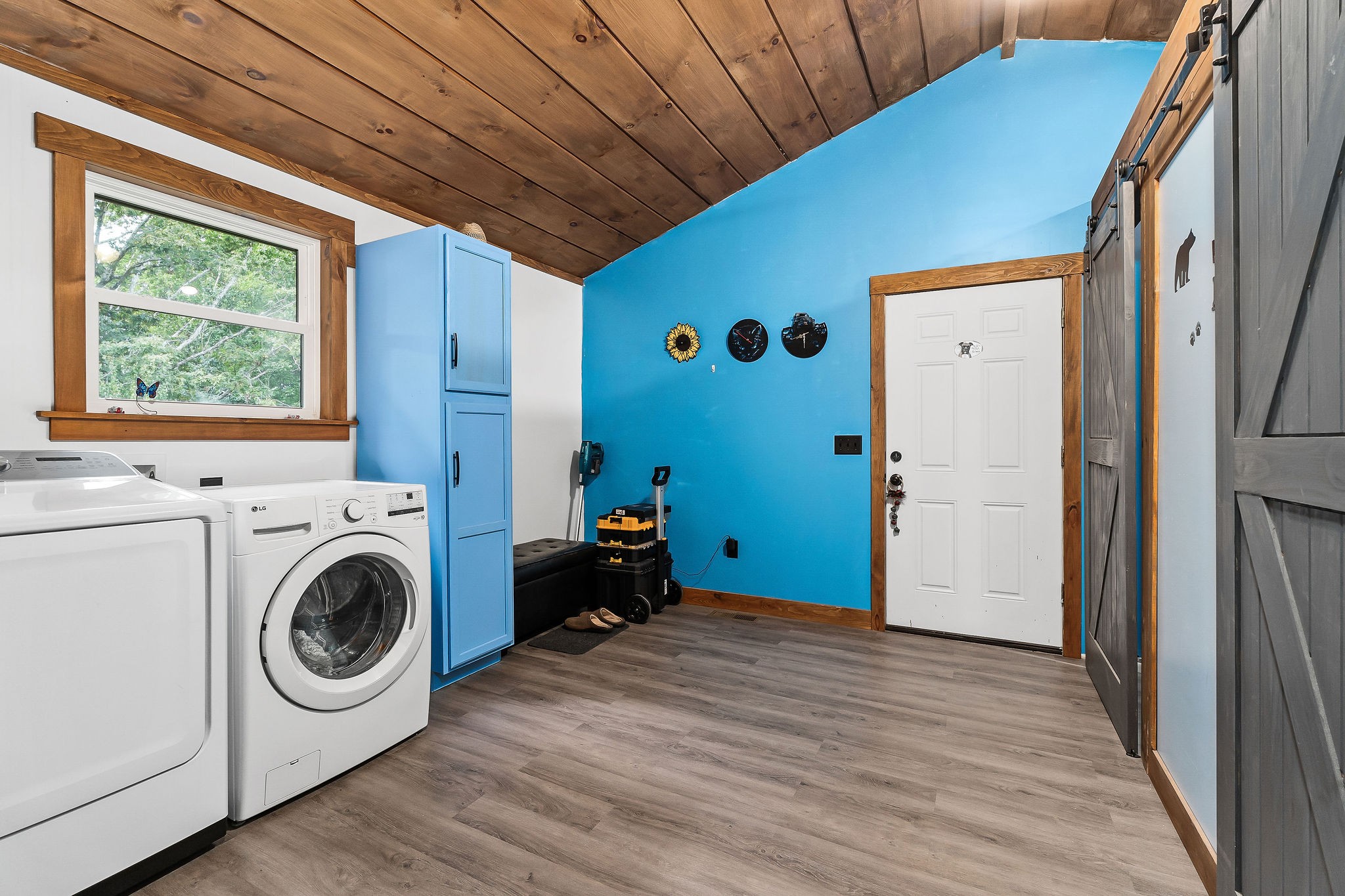 6995 Ashburn Road Baxter, TN 38544 - Photo 37 of 61 Door to the Garage