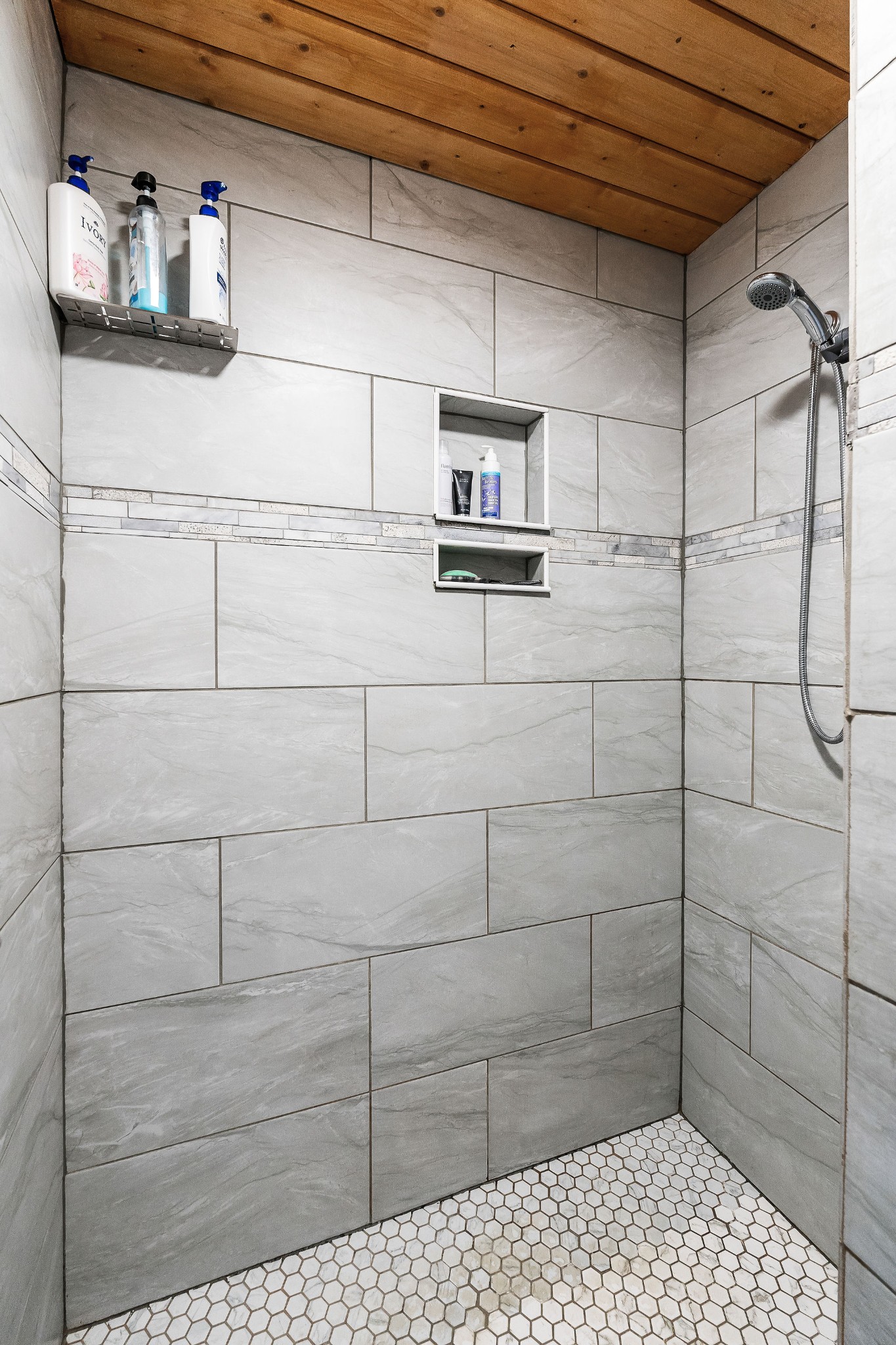 6995 Ashburn Road Baxter, TN 38544 - Photo 44 of 61 Walk in lg shower