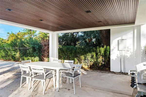 $1,760,000 | 2572 Northeast 182nd Terrace, North Miami Beach, FL 33160