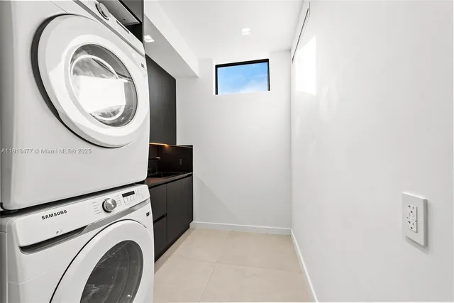 $1,900,000 | 2572 Northeast 182nd Terrace, North Miami Beach, FL 33160