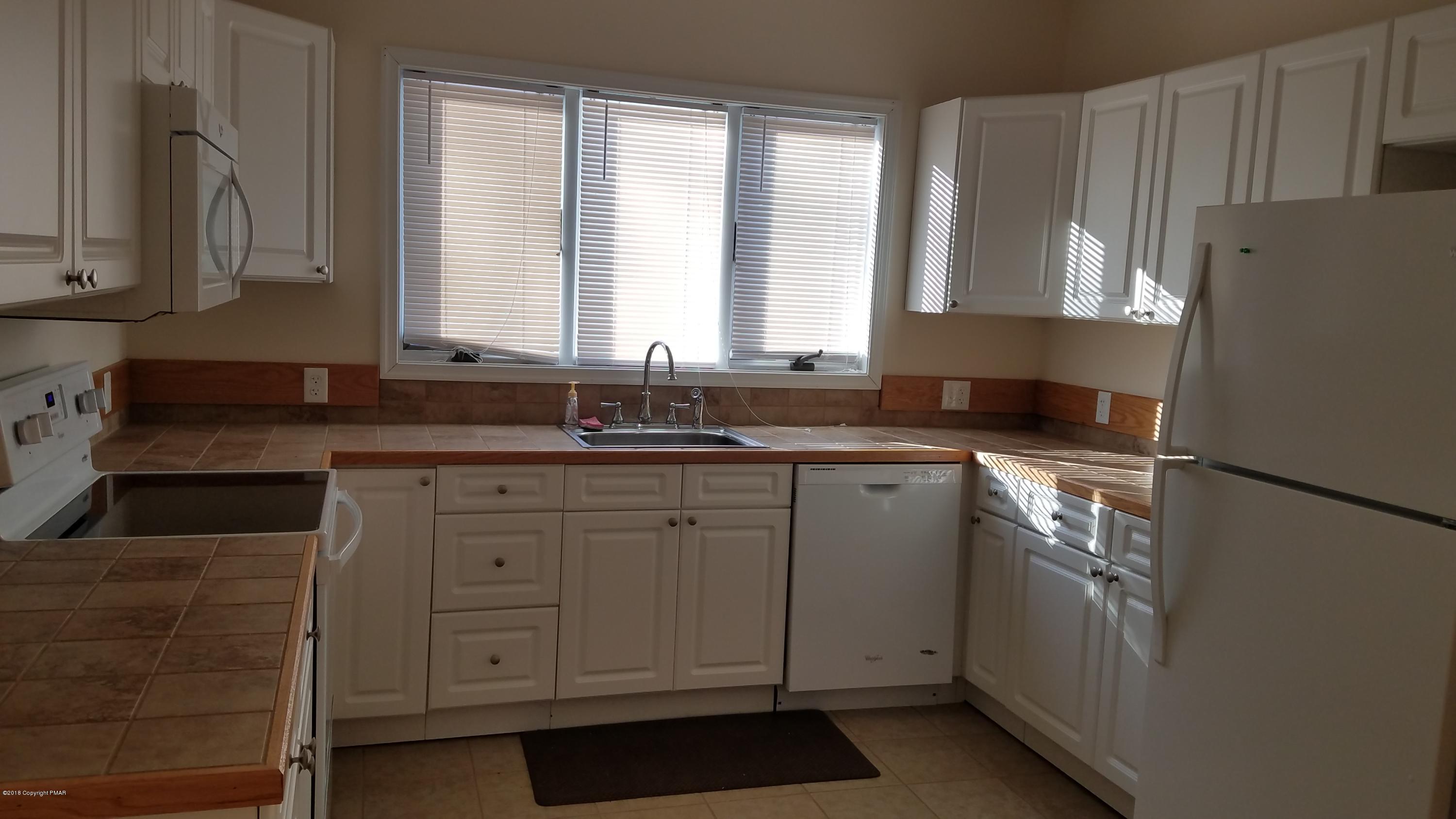 6687 Highway 191, Unit 2 Cresco, PA 18326 - Photo 3 of 10 20180106_143518