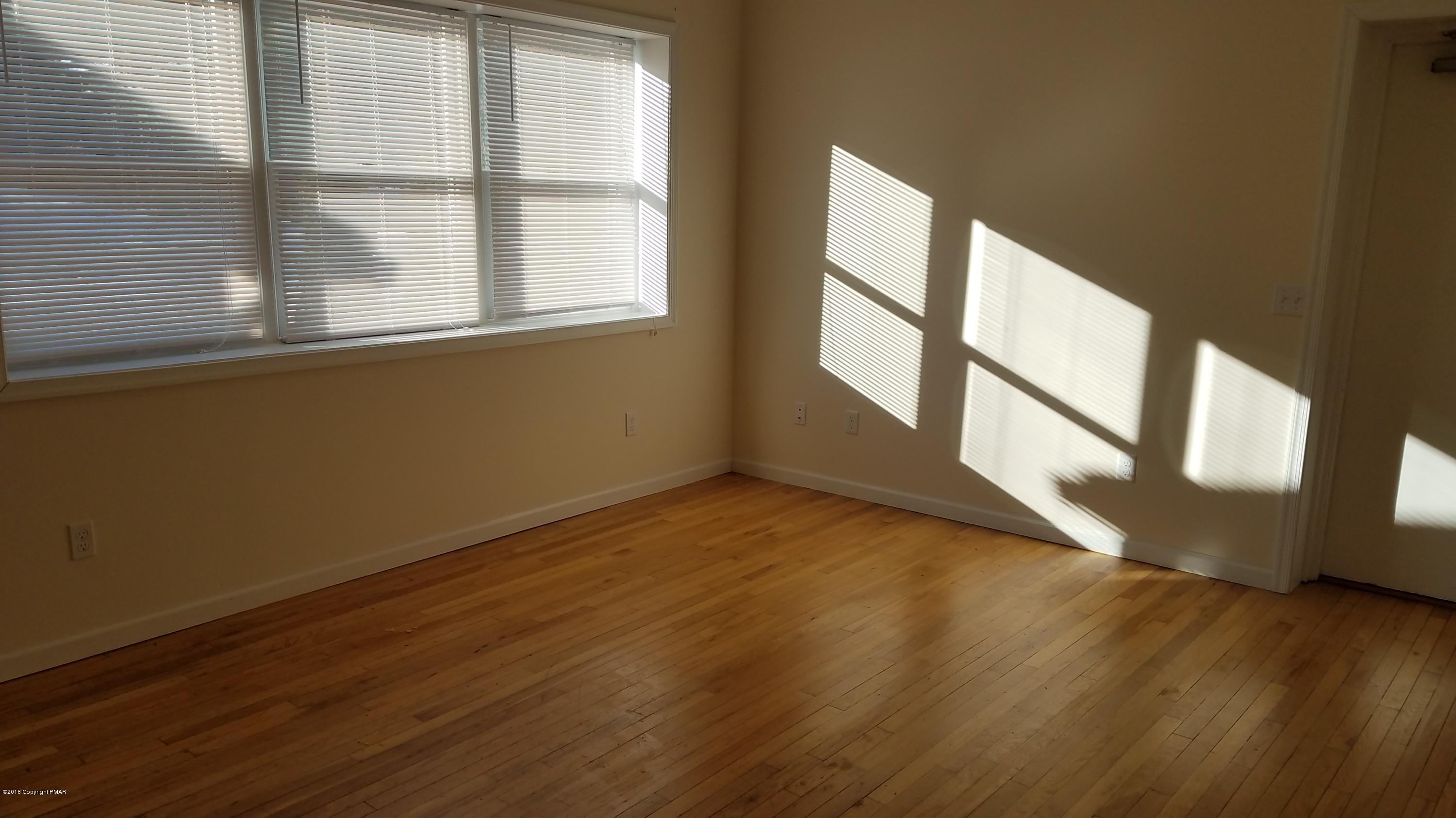 6687 Highway 191, Unit 2 Cresco, PA 18326 - Photo 7 of 10 20180106_143348