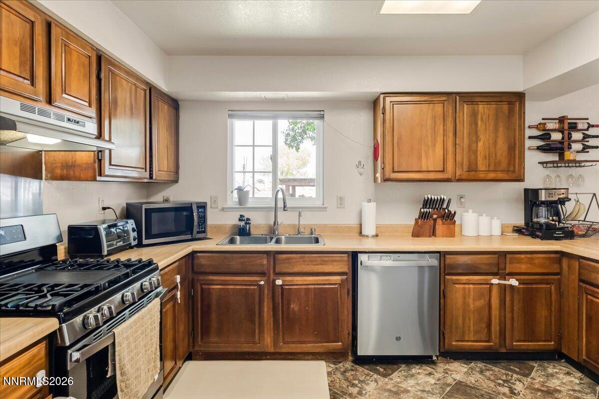 6975 Cox Road Fallon, NV 89406 - Photo 22 of 45 cox kitchen 5