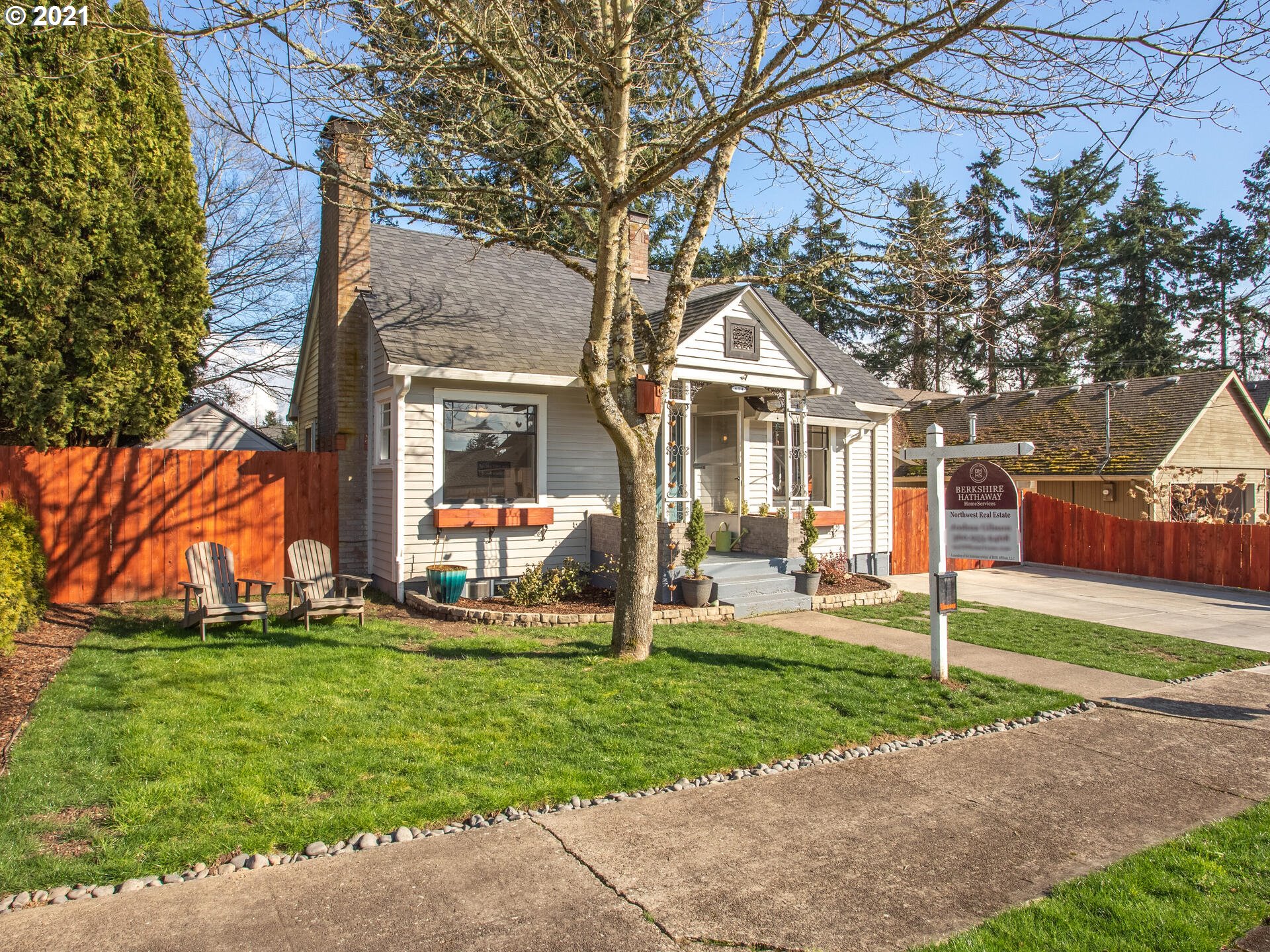 614 Southwest Utah Street Camas, WA 98607 - Photo 2 of 29