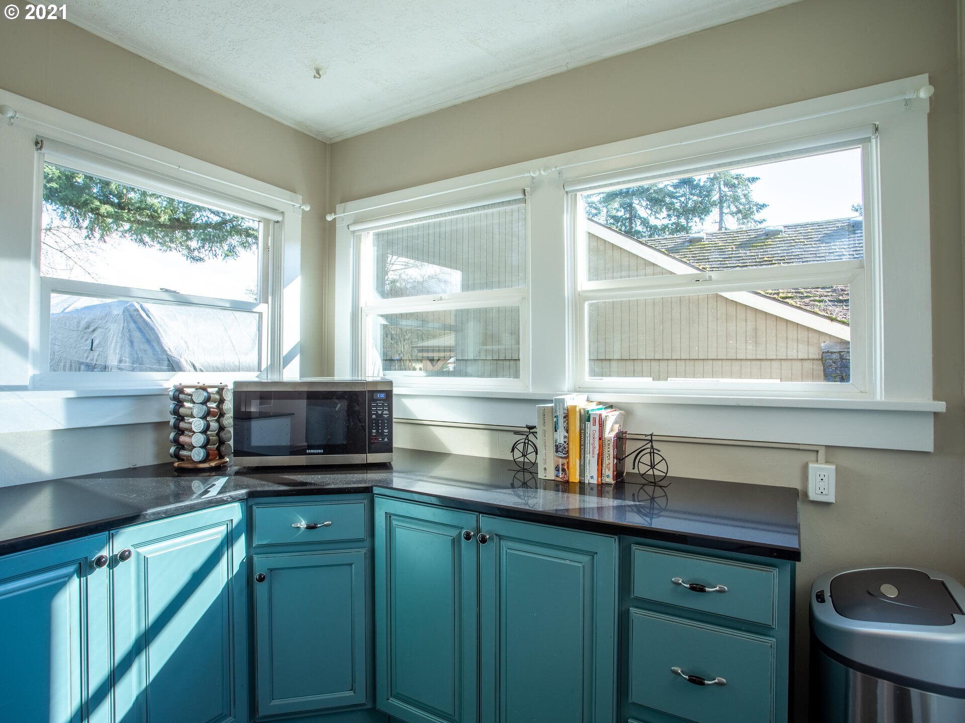 614 Southwest Utah Street Camas, WA 98607 - Photo 8 of 29