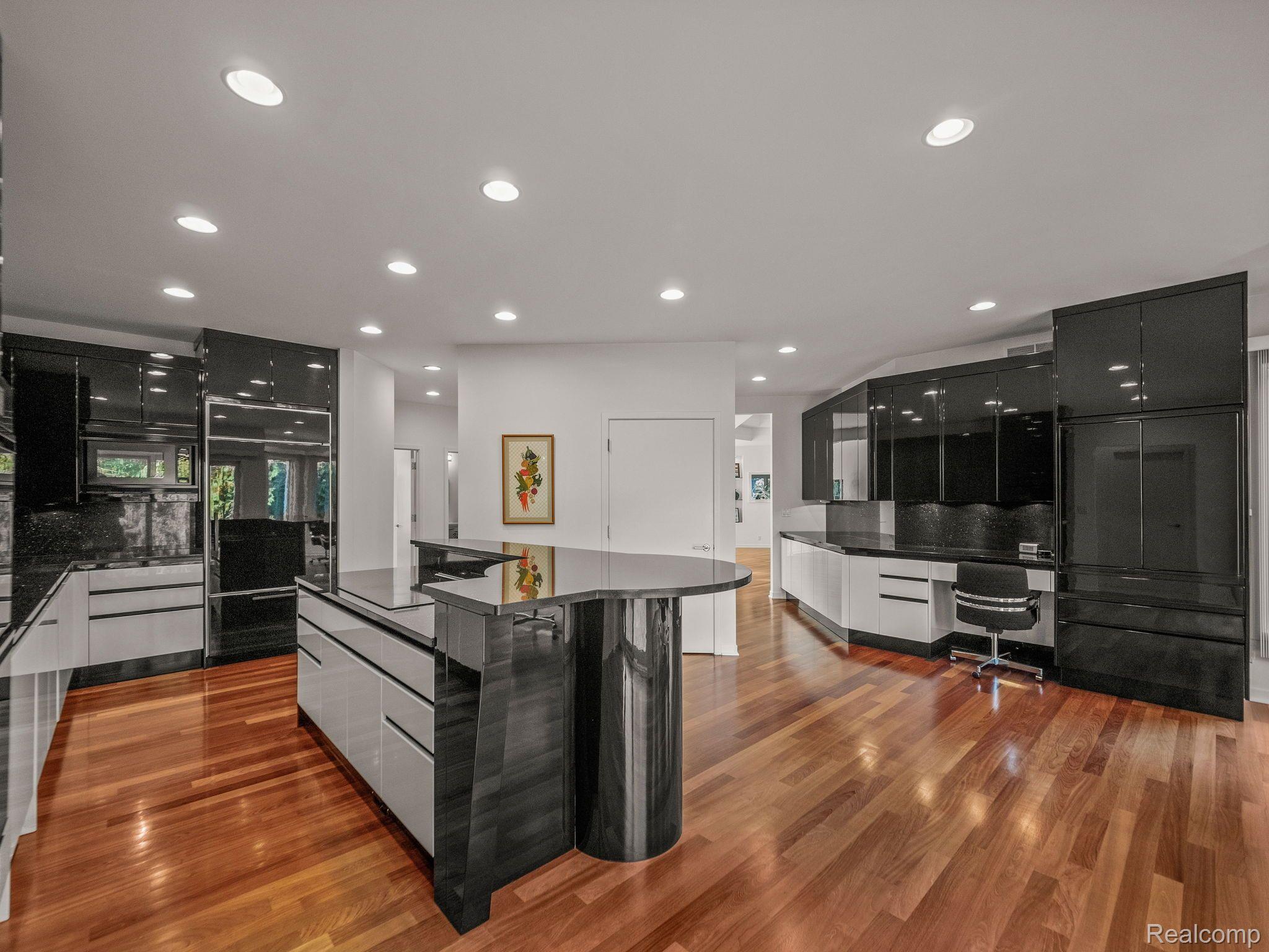 5540 Franklin Road Bloomfield Hills, MI 48301 - Photo 7 of 22 Gallery Image 7