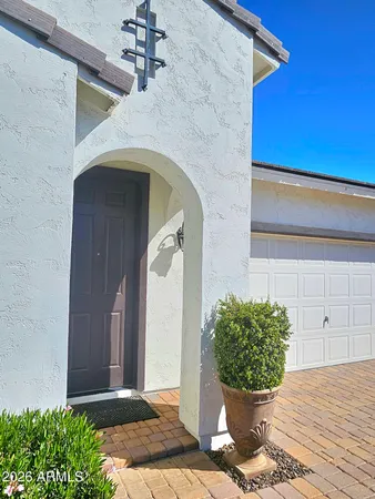 $585,000 | 140 East Bernie Lane, Gilbert, AZ 85295