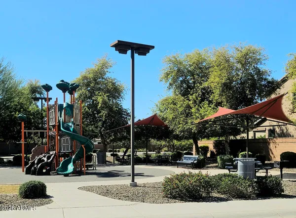 $585,000 | 140 East Bernie Lane, Gilbert, AZ 85295