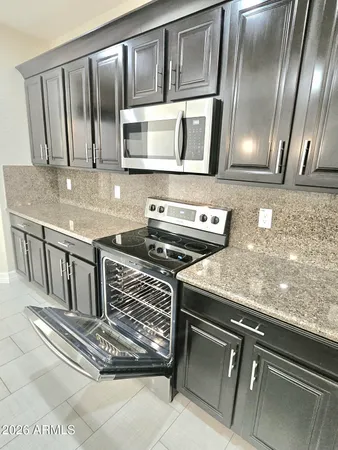 $585,000 | 140 East Bernie Lane, Gilbert, AZ 85295