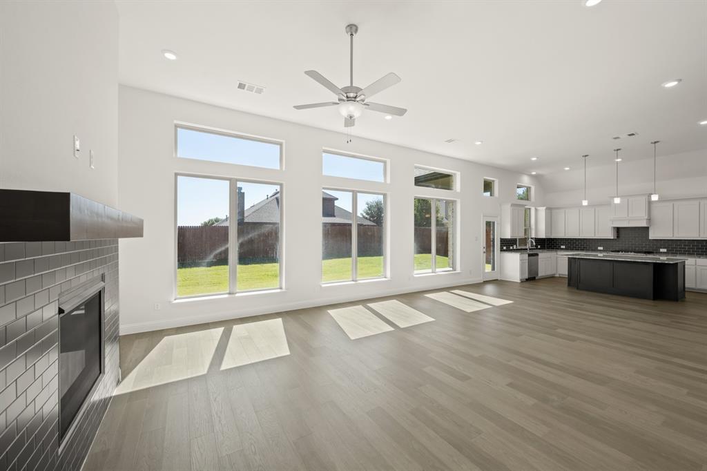 974 Reeves Drive DeSoto, TX 75154 - Photo 11 of 30 974 Reeves- Living Room-2